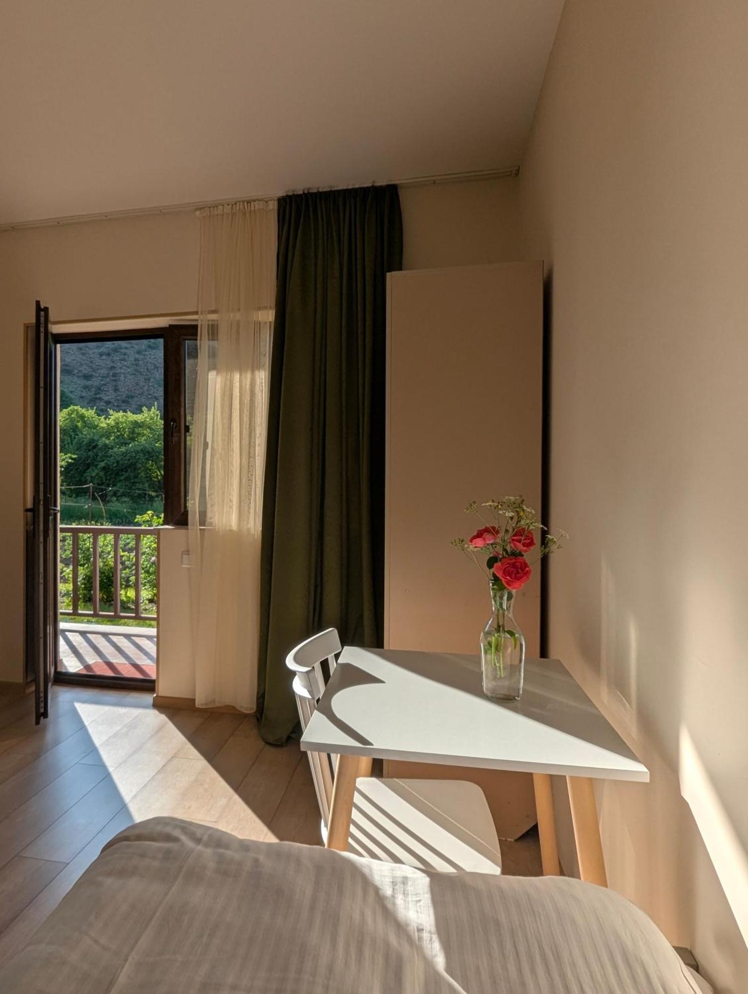 Guest house Bee House *